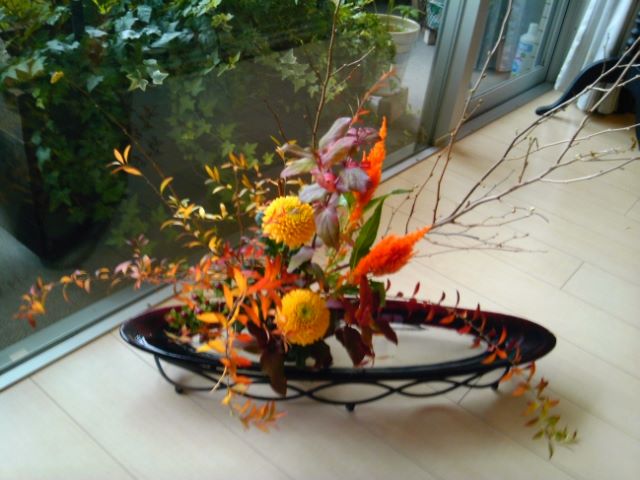 花日和　土屋優子先生による、お花のレッスンを開催します