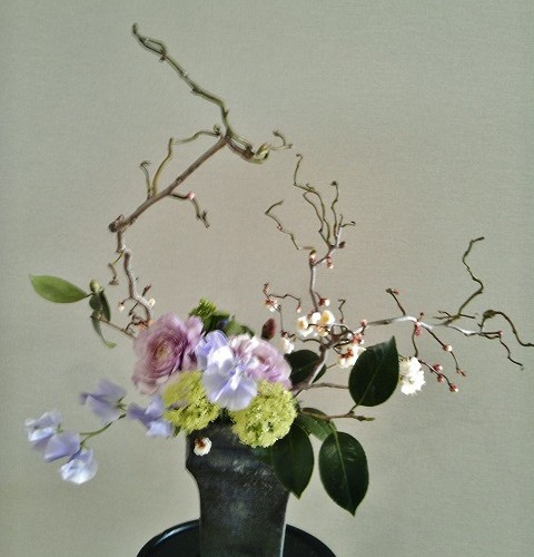 花日和　土屋優子先生による、お花のレッスンを開催します